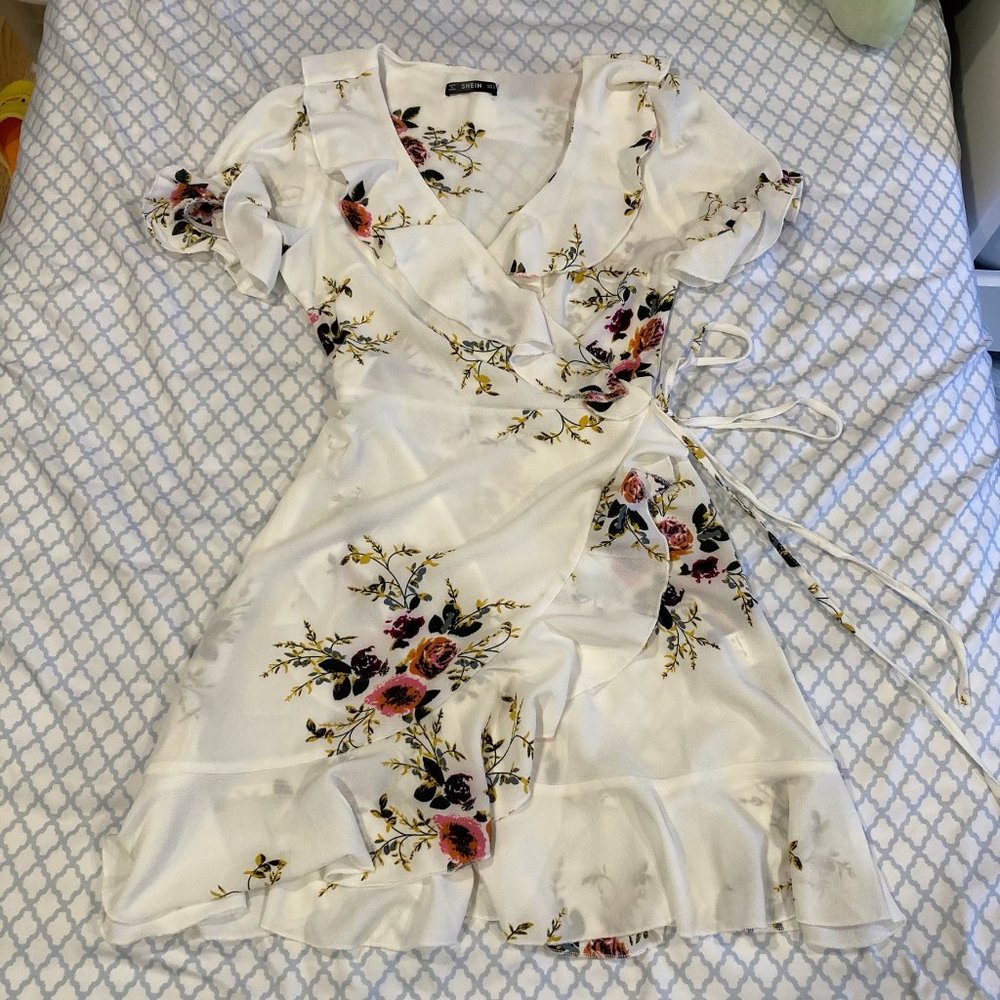 SHEIN White Floral Wrap Dress
